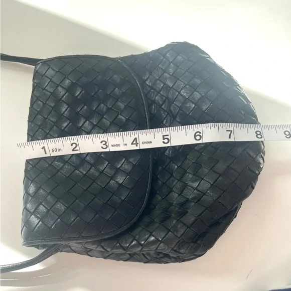 Bottega Veneta Black Woven Crossbody Bag - Picture 6 of 8